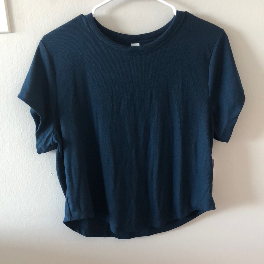Old Navy Ultralite Go Dry Ribbed Crop Top